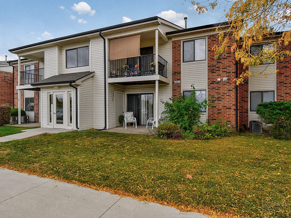 Hickory Knoll Apartments