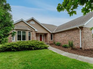 W270N2568 Orchard LANE, Pewaukee, WI 53072