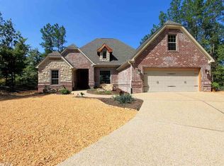 29 Sorprendente Ln, Hot Springs Village, AR 71909