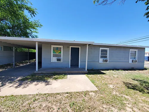 2102 Raney St Photo 1