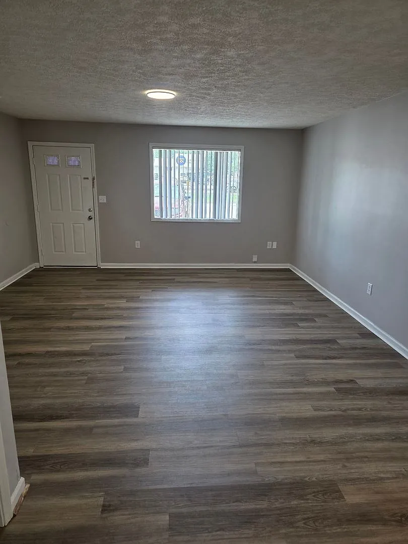 Baker Apartments — Photo 2