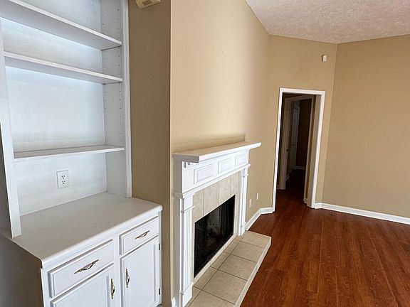 4th image of 2092 W Aberdeen Dr