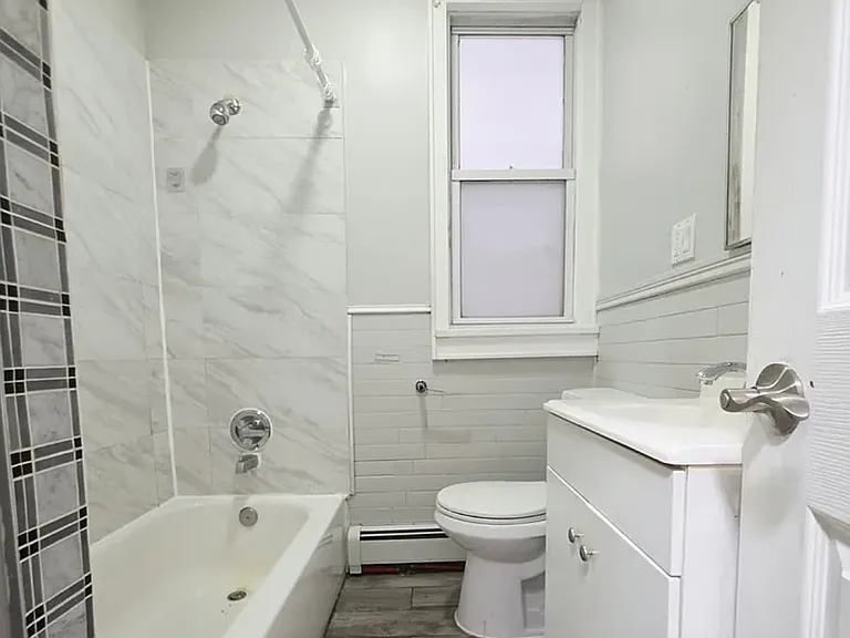 84 Winfield Ave — Photo 7
