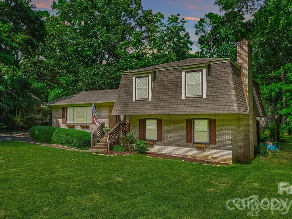 121 Pelham Ln, Fort Mill, SC 29715