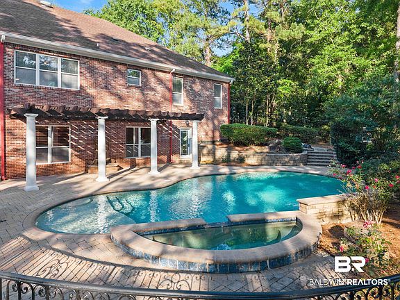 4th image of 8664 Hickory Ct