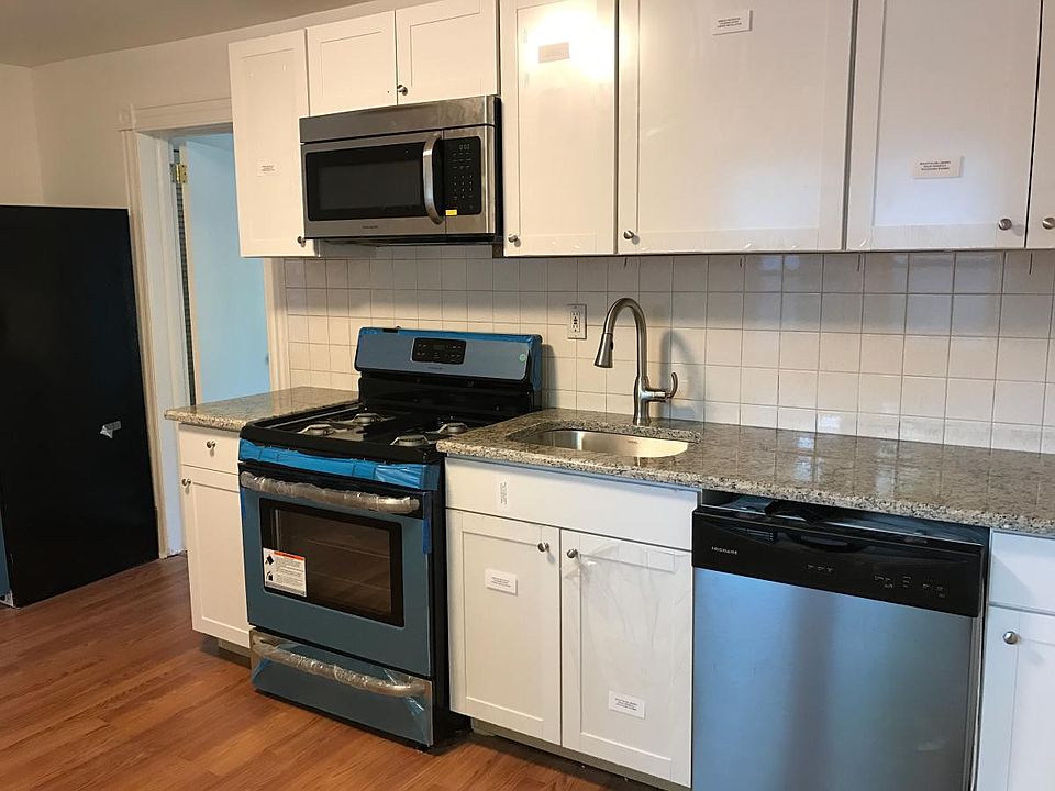 1st image of 176 Valley St Floor 2