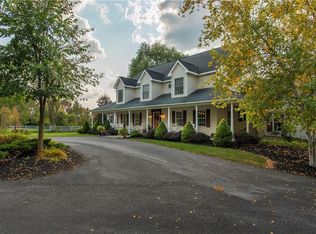 3195 Mohawk St, Paris, NY 13456