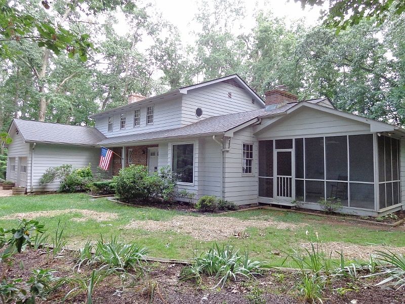 1st image of 9122 Fox Hill Dr