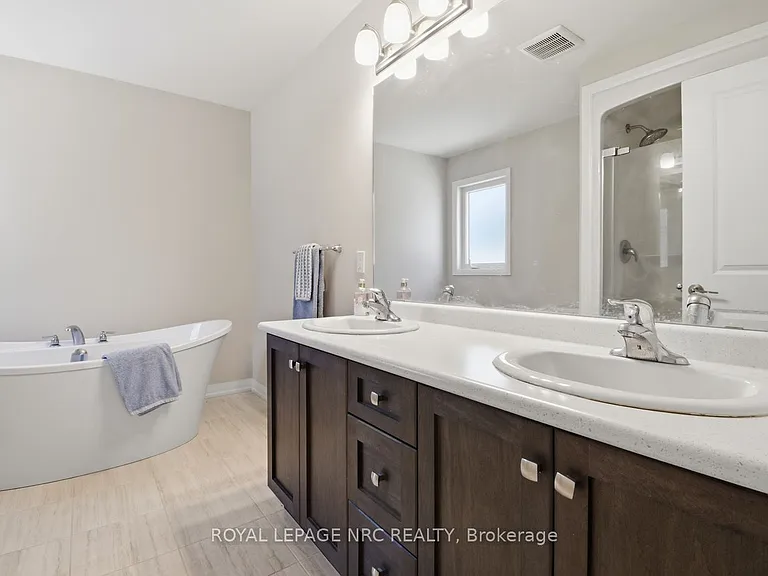 7437 Jonathan Dr — Photo 25