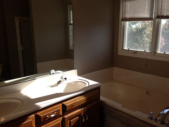 5th image of 101 Kinsley Ct
