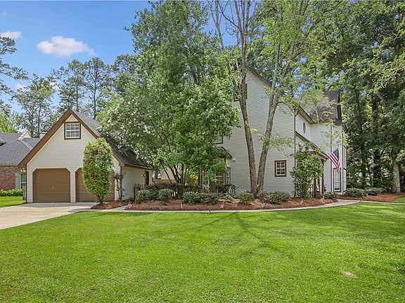 3rd image of 301 Vine Ct
