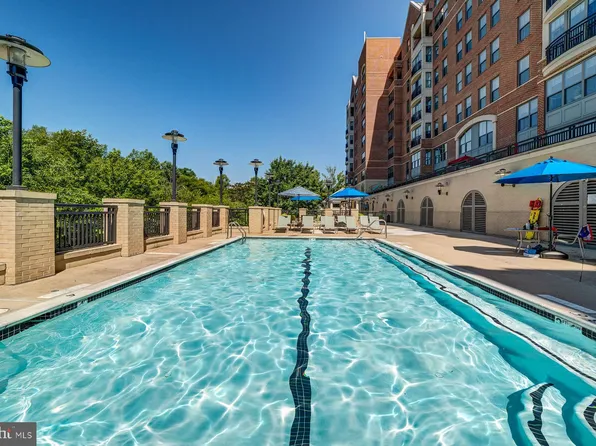 485 Harbor Side St APT 600, Woodbridge, VA 22191