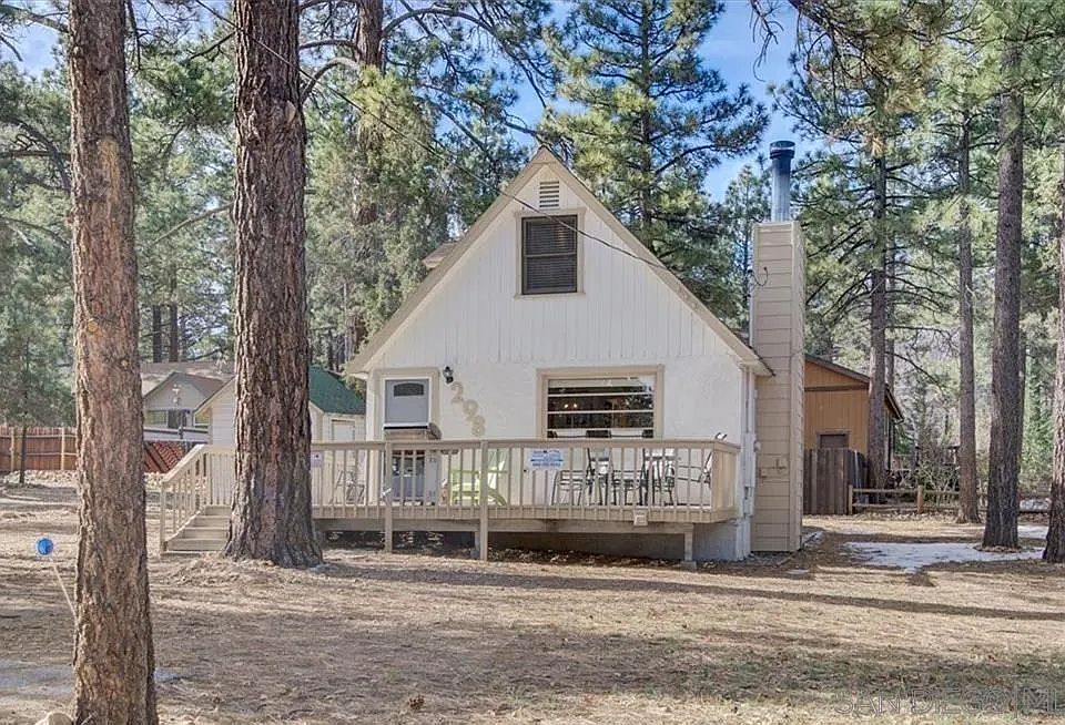 1st image of 298 Maple Ln