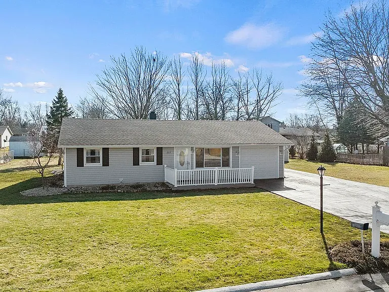 603 E Warfield St — Photo 28