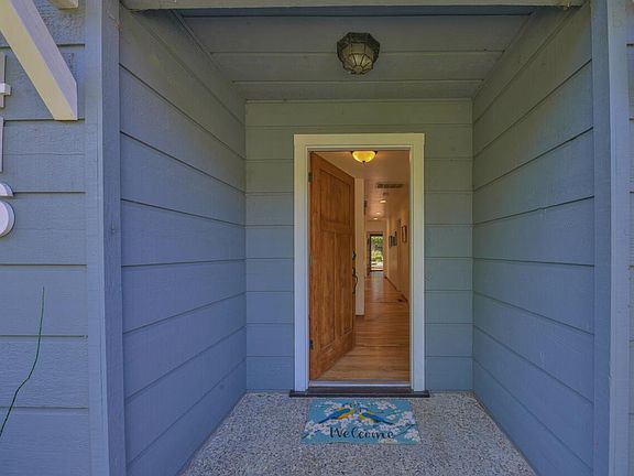 5th image of 416 Hillview Dr
