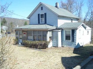 53 Grove St, Portland, CT 06480