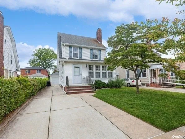 251-43 42nd Avenue, Little Neck, NY 11363