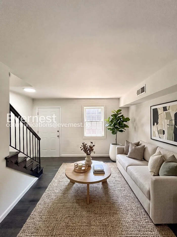 2 bed, 1.0 bath, 840 sqft, $1,595 — Photo 2