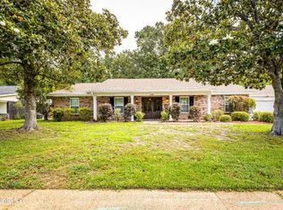 139 Reynolds Cir, Ocean Springs, MS 39564