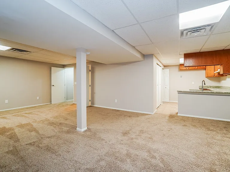 324 Harland Dr — Photo 10