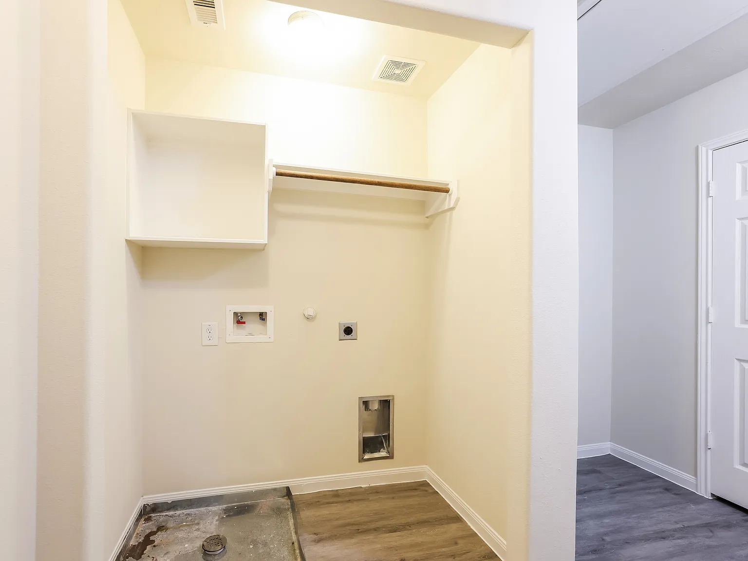 Bavaria Townhomes — Photo 2