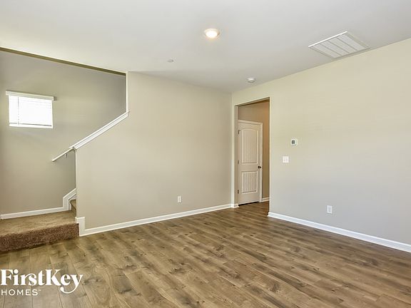 3rd image of 119 Victory Cir