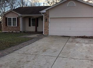 31 Fairfax Dr, Saint Peters, MO 63376