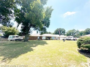 406 Ridge Dr, Sallisaw, OK 74955