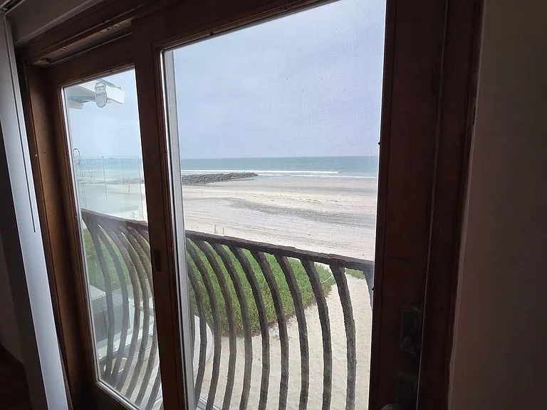 650 Ocean Ln — Photo 17