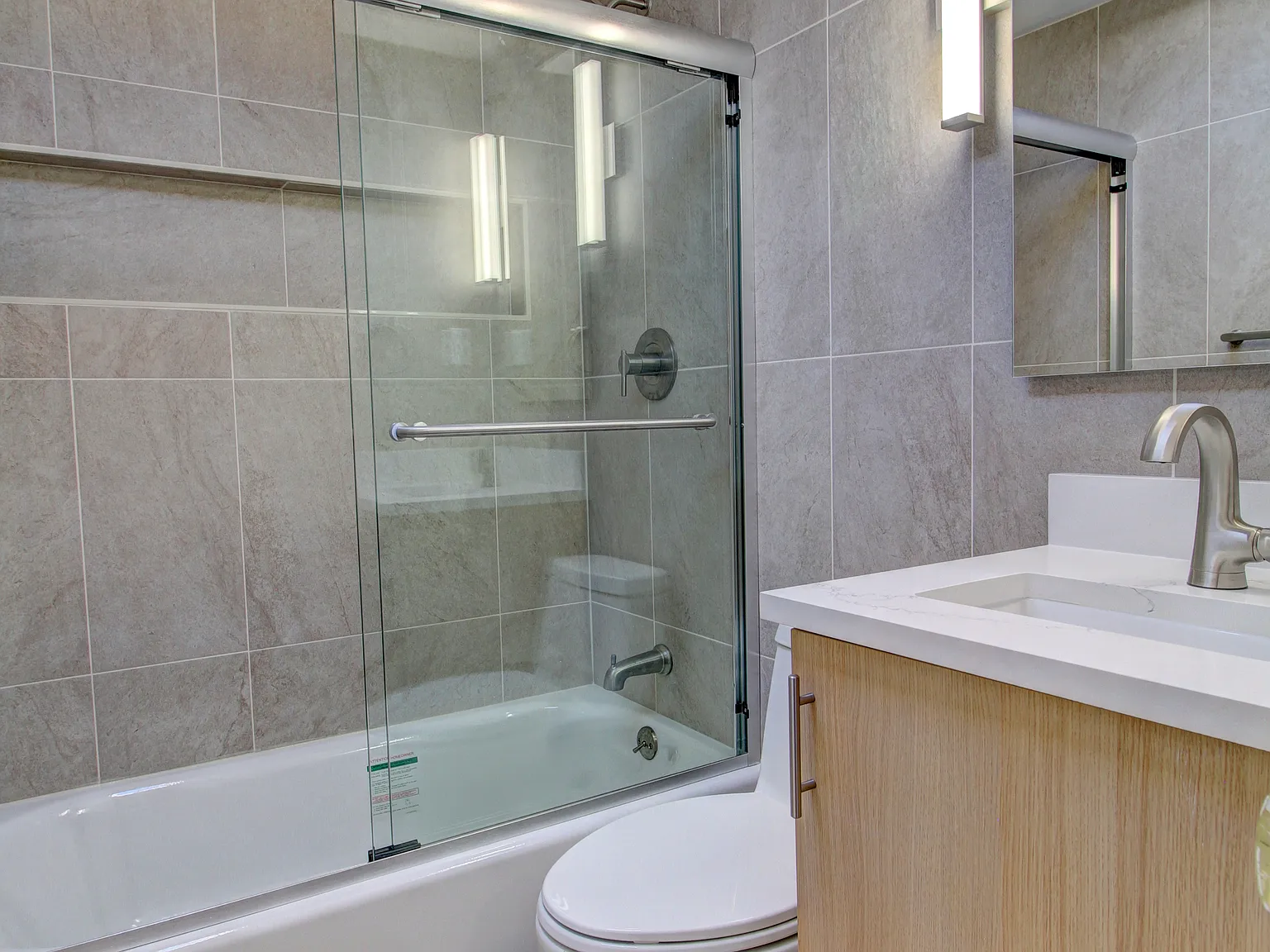 2 bed, 775 sqft, $2,195 — Photo 3
