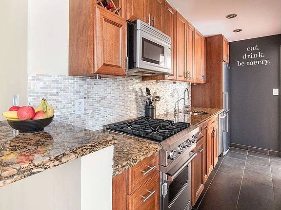 2nd image of 101 W 12th St APT 7N