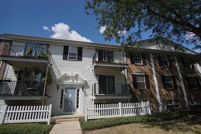 1490 Slade Ave #303