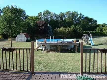 3rd image of 868 Bryant Dr