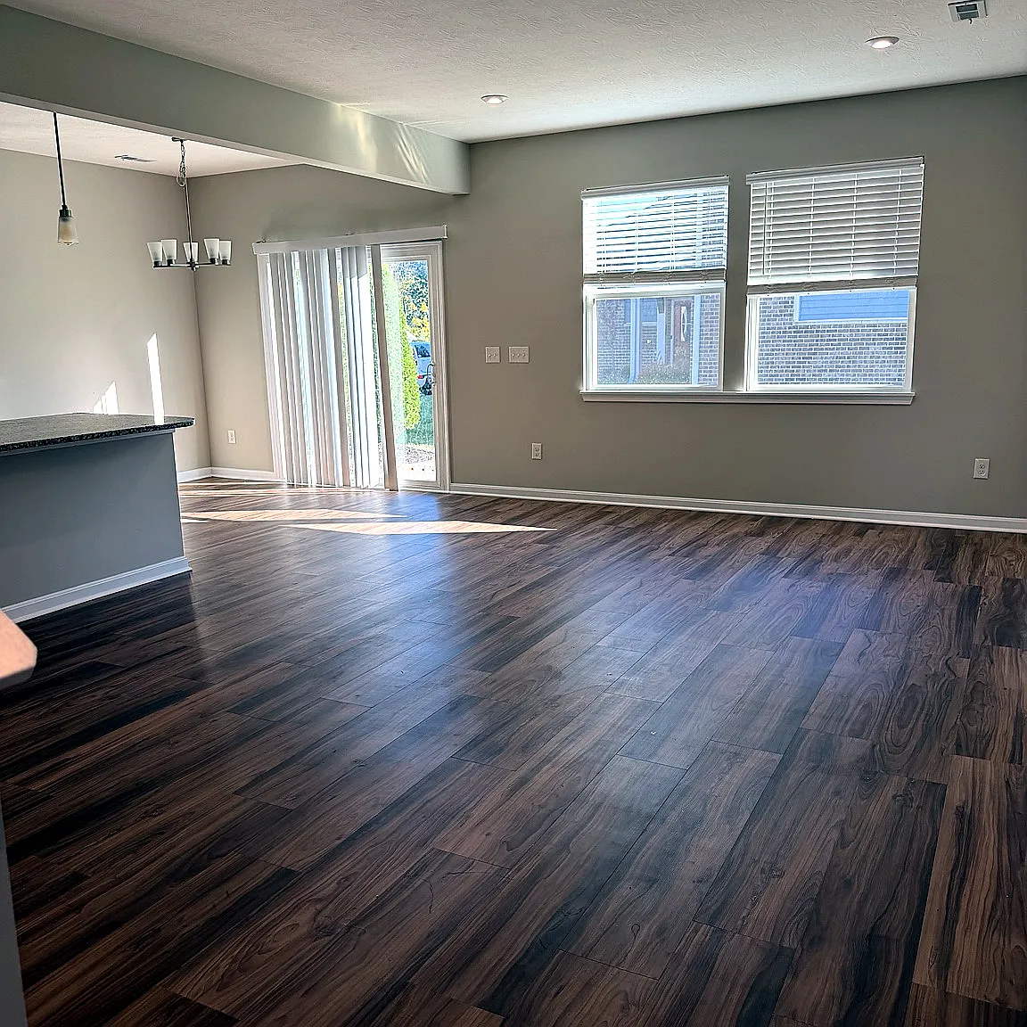 3 bed, 2.5 bath, 1650 sqft, $2,400 — Photo 4