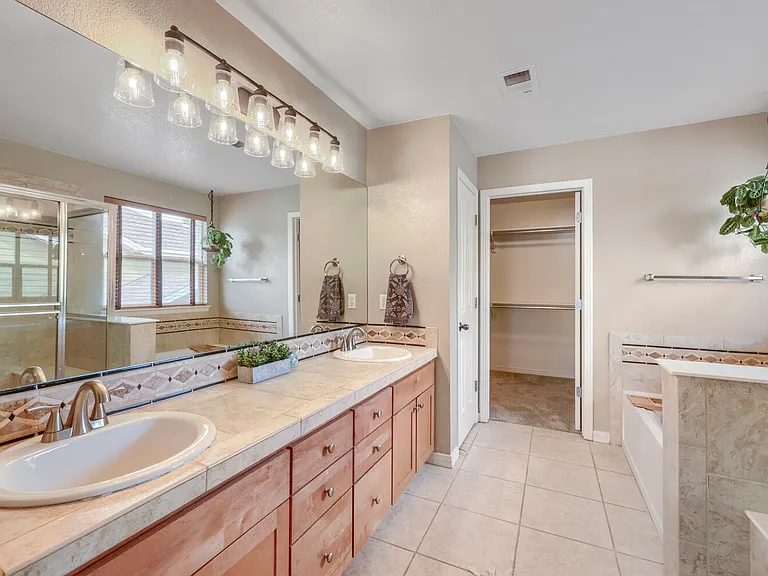 3808 Sunchase Dr — Photo 33