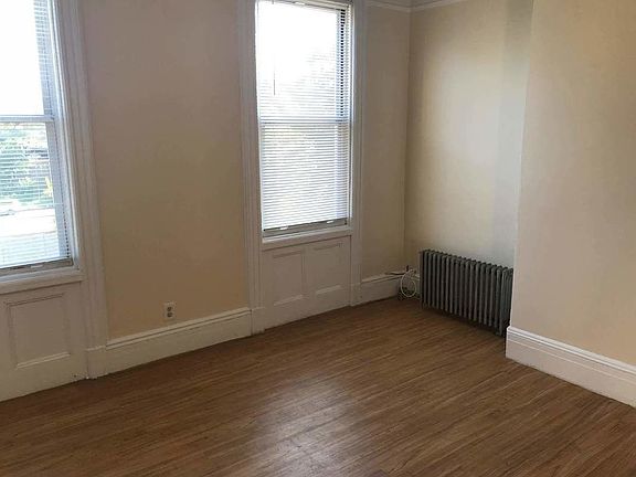 5th image of 40-23 Astoria Blvd N #2