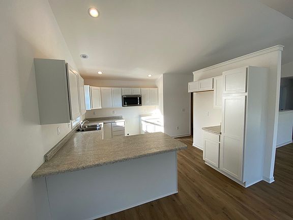 3rd image of 1020 Plum Ct