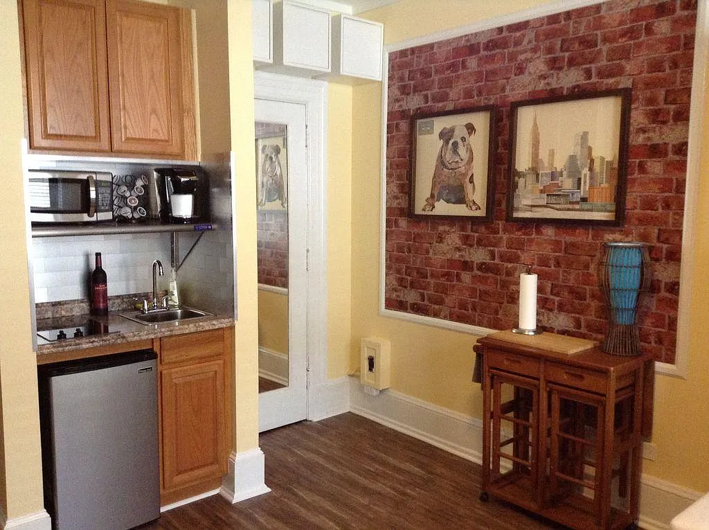 Studio, 313 sqft, $975 — Photo 3