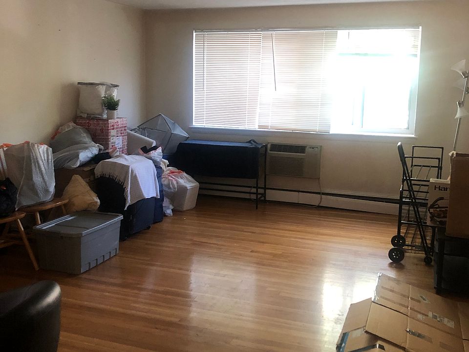 1st image of 14 Radcliffe Rd #310