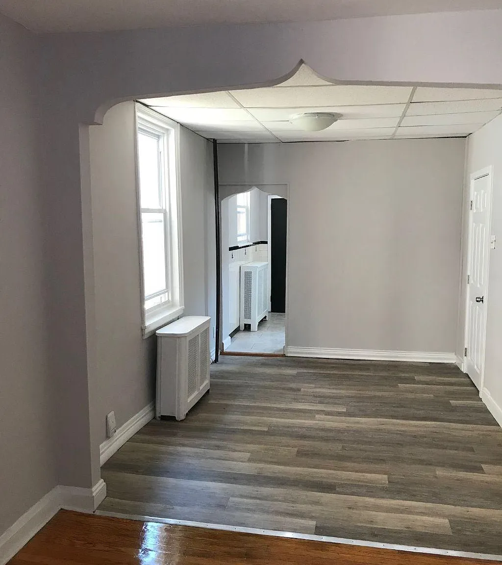 2430 E Dauphin St — Photo 3
