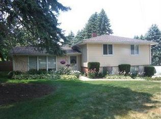 8155 Crystal Creek Rd, Northfield, OH 44067