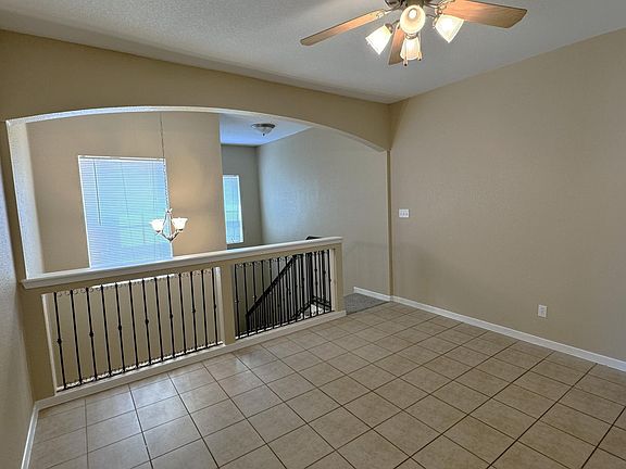 3rd image of 3150 N Yarbrough Dr