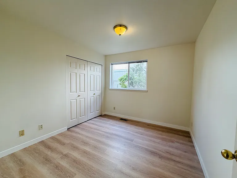 282 2nd Ave SE — Photo 10