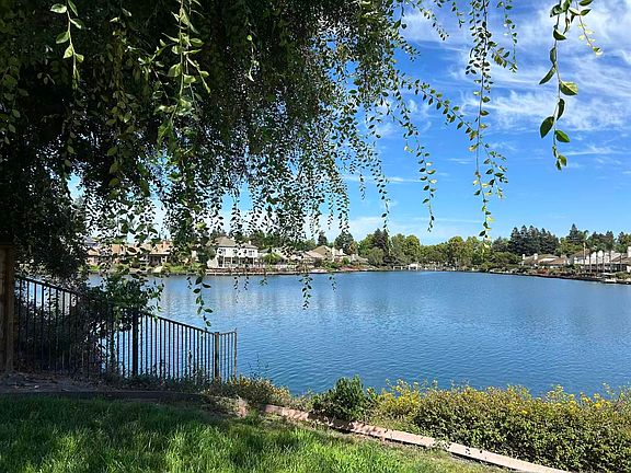 4th image of 4988 Bay View Cir