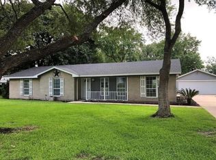 12 Dale St, Dayton, TX 77535