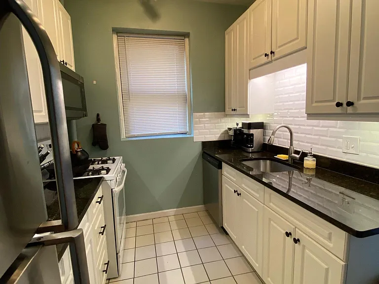 86 Glenville Ave — Photo 6