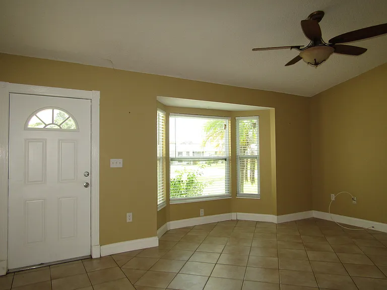 2624 Valencia Rd — Photo 9