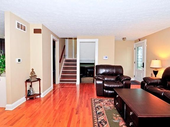 3rd image of 6490 Butler Warren Rd
