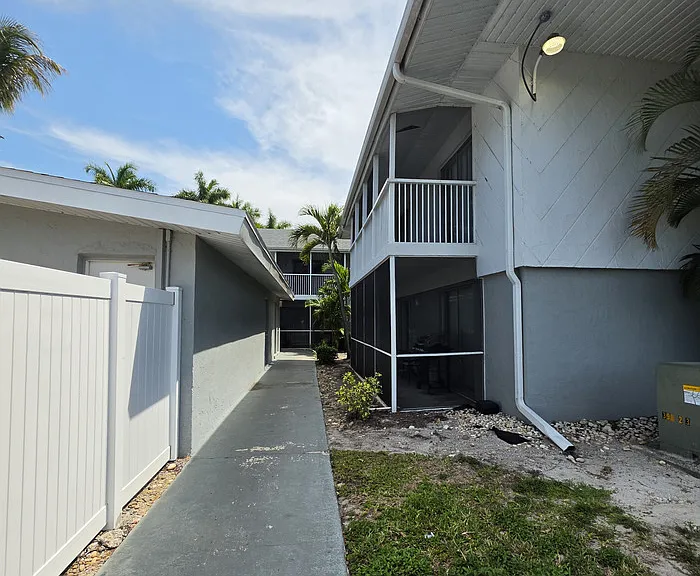 1849 Maravilla Ave #A14 — Photo 21