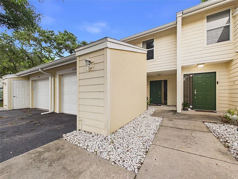 11239 Cedar Hollow Ln — Photo 47